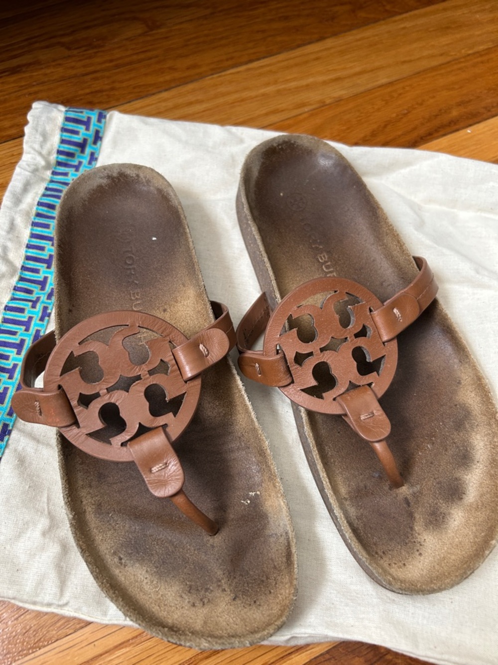 Tory Burch Brown Leather Cutout Logo Thong Sandals - Picture 2 of 3